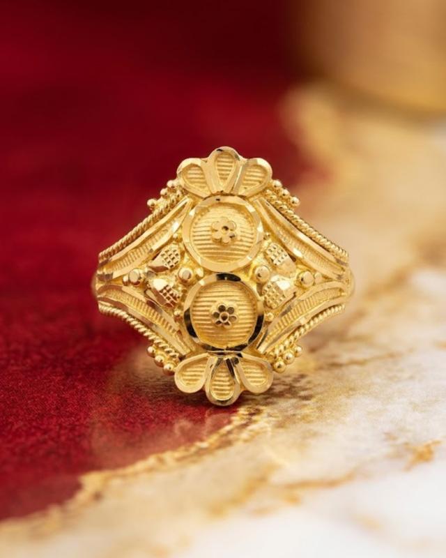 22K Gold Ladies Ring 2.19g — M N Alankar Palace, Rourkela