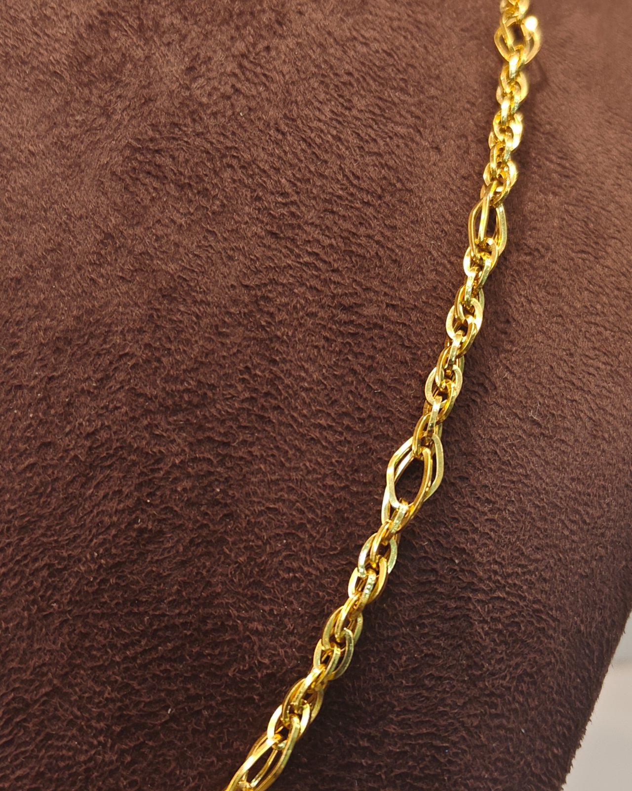 22K Gold Chain 9.38g — M N Alankar Palace, Rourkela