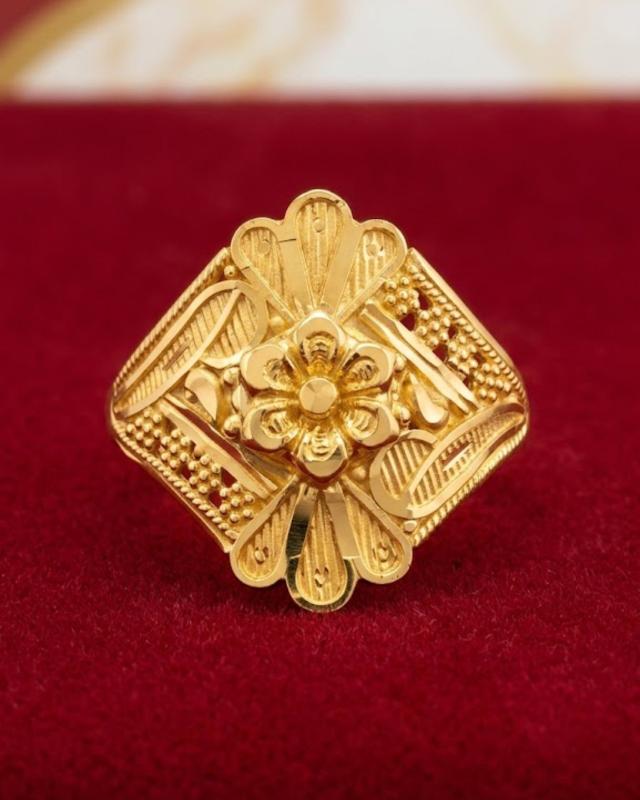 22K Gold Ladies Ring 2.73g — M N Alankar Palace, Rourkela